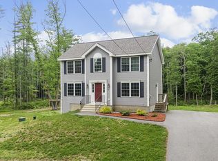 16 Lawrence Rd, Londonderry, NH 03053
