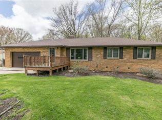 7340 Hickory Ln, Seven Hills, OH 44131