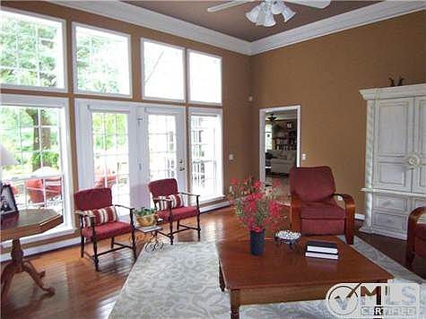 5th image of 1012 Cherry Springs Dr