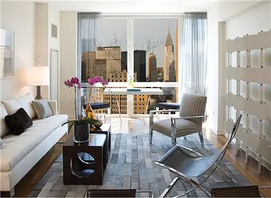 Rented by Warburg | media 12