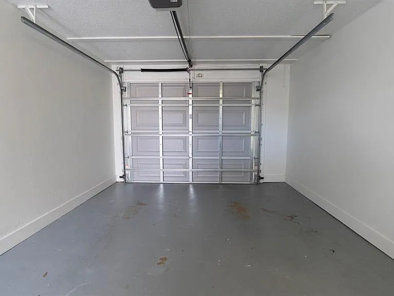 2233 Michele Dr — Photo 15
