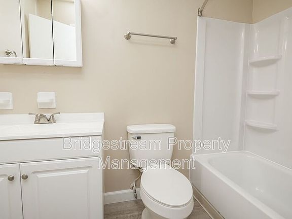 3rd image of 406 Cedar Dr #C