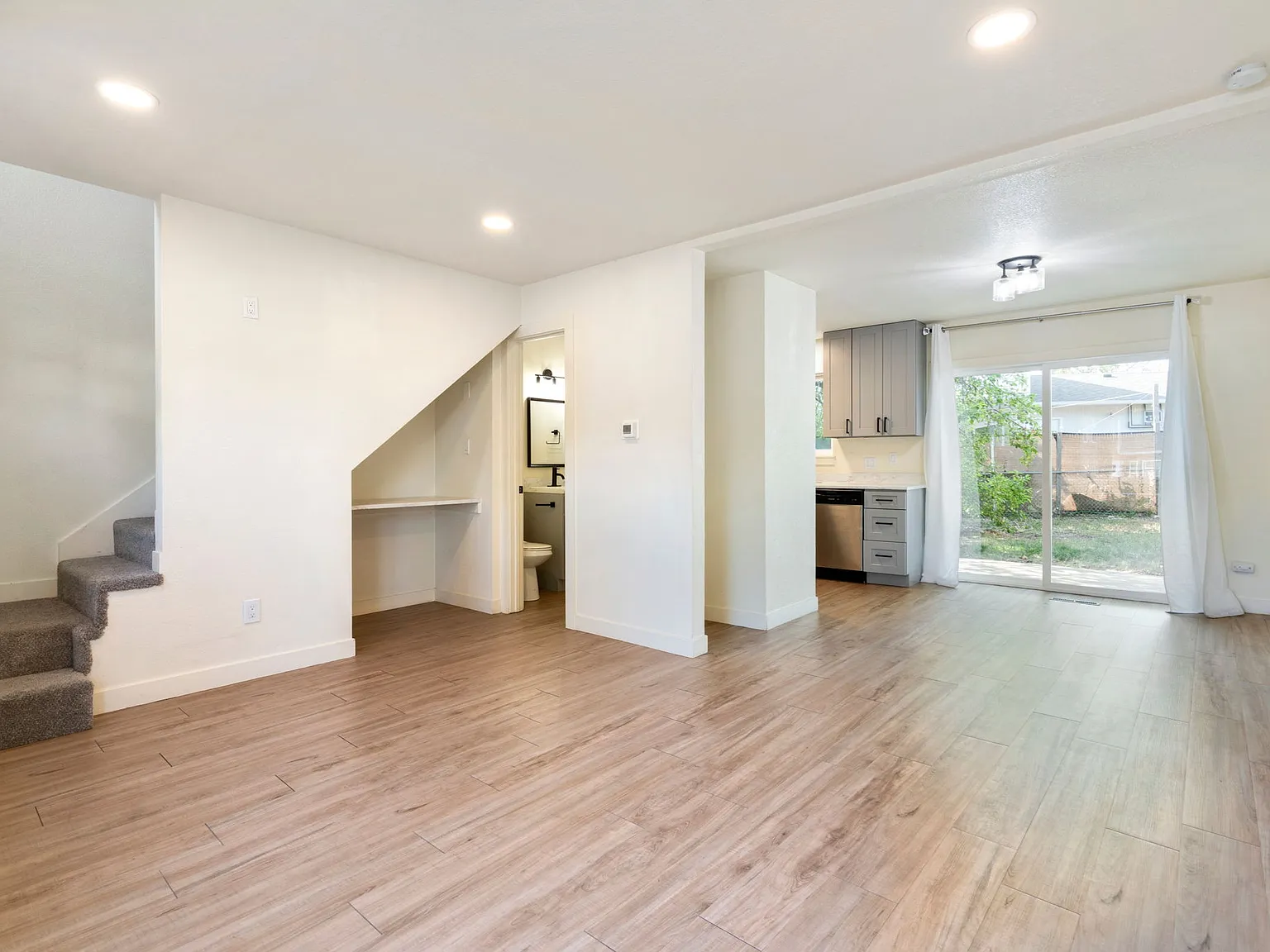 2 bed, 1.5 bath, $1,750 — Photo 4
