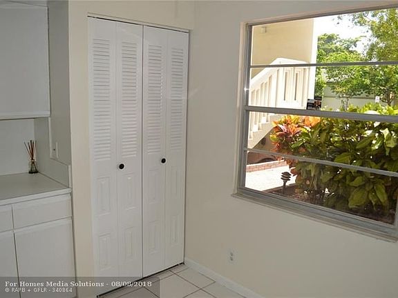 4th image of 1501 Cayman Way APT K1