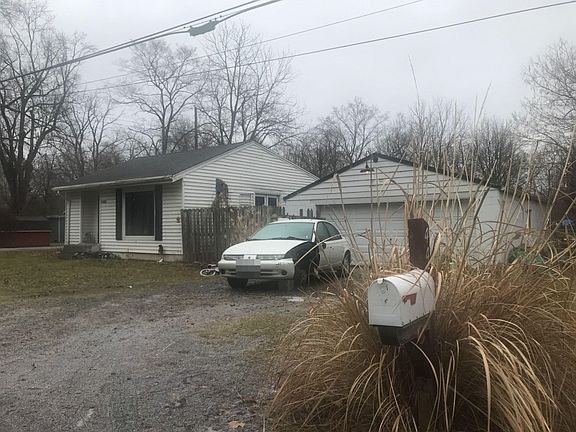 3rd image of 4460 Wyandotte Dr