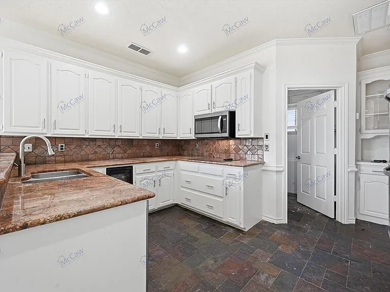 3407 Bowden Hill Ln N — Photo 7