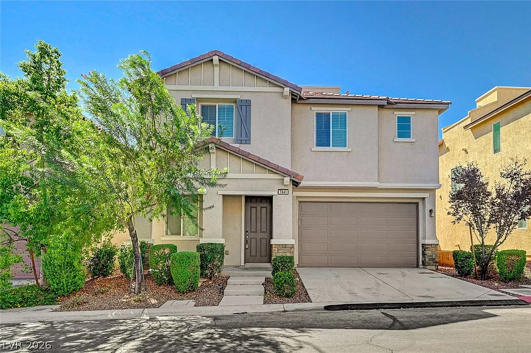 4 bed, 2.5 bath, 2075 sqft, $2,295 — Photo 3