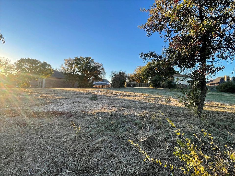 2nd image of 1708 Hillcrest Dr