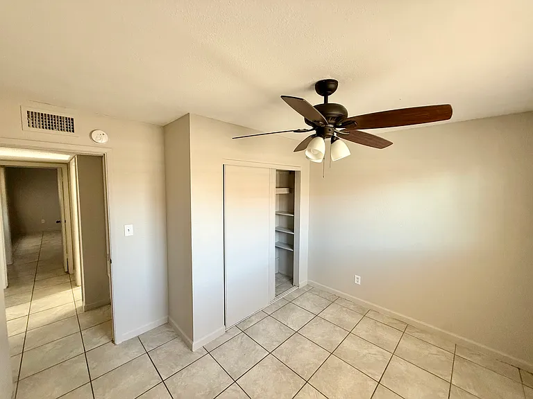 1265 S 13th Ave — Photo 12