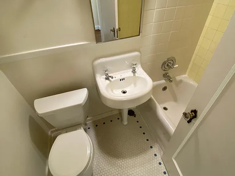 Palamar Apartments — Photo 13