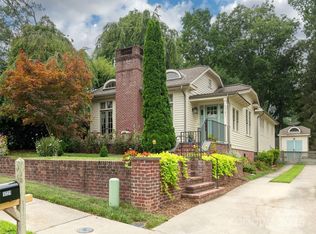 1721 Clairmont Dr, Hendersonville, NC 28791