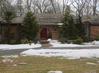 3 Andera Ct, Syosset, NY 11791