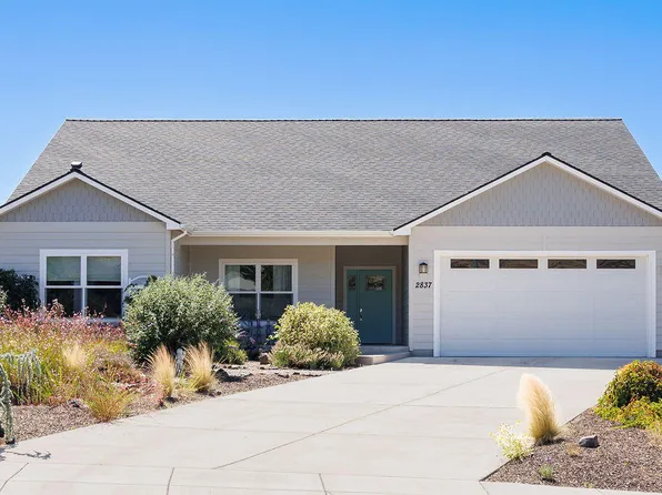 2837 Morning View Dr, Medford, OR 97504