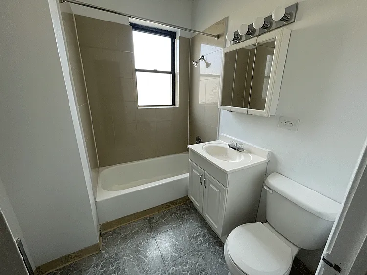 Buena Terrace - 4242 N Sheridan Rd — Photo 25