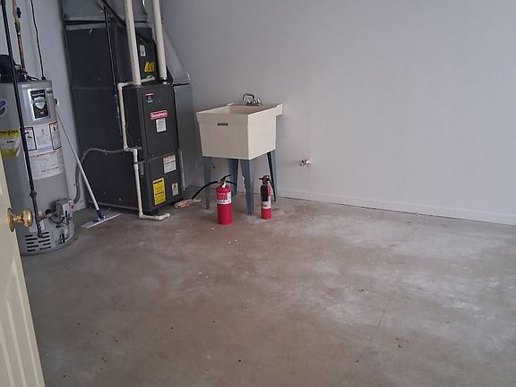 5th image of 10826 Pardee Rd