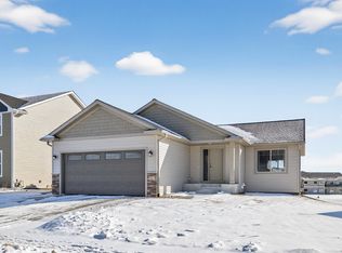 2412 Hadley Hills Dr NE, Rochester, MN 55906