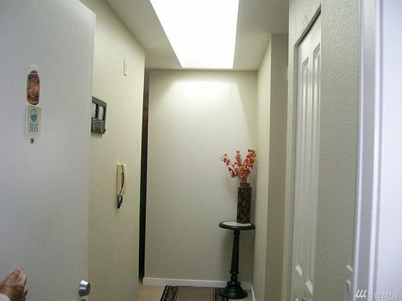 2nd image of 1475 N 200th St Unit 305