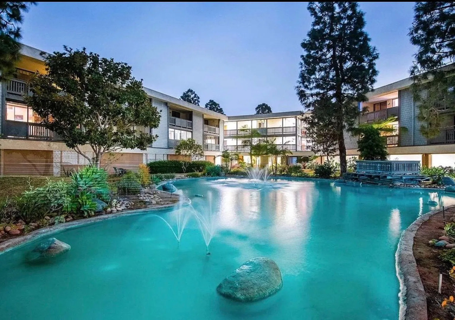 Large 2 Bdrm 2 Ba Condo for Rent in Point Loma Available Now! — Photo 2