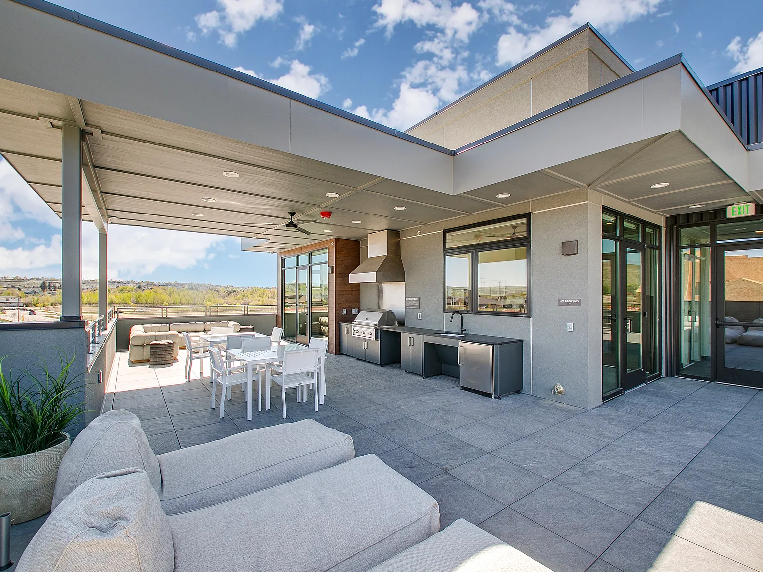 1 bed, 711 sqft, $2,250 — Photo 4