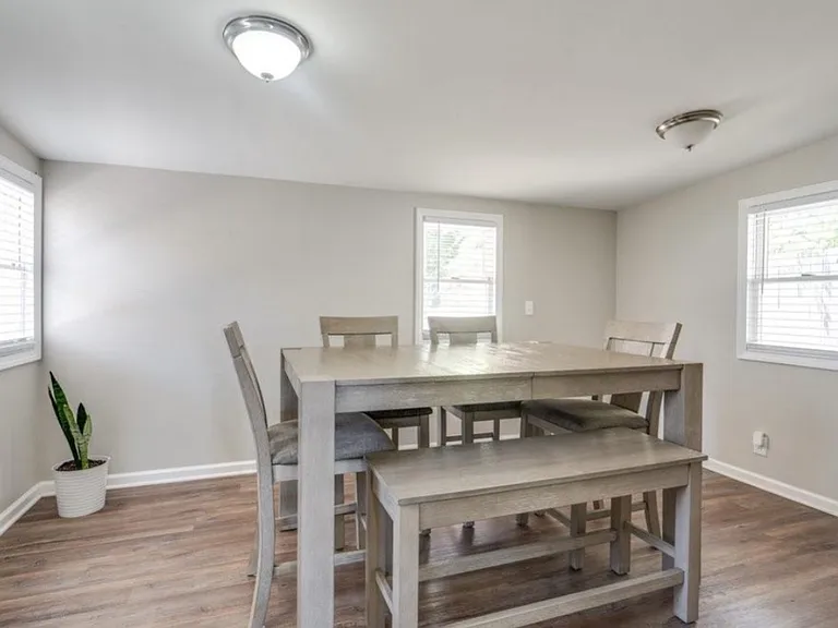 3027 Torrington Ave — Photo 5