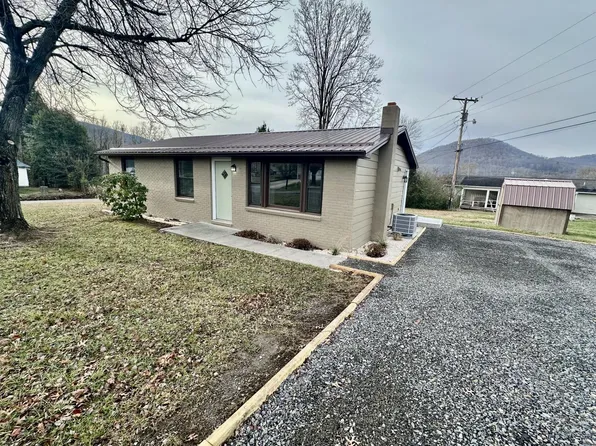 17 Garnet St, Peterstown, WV 24963