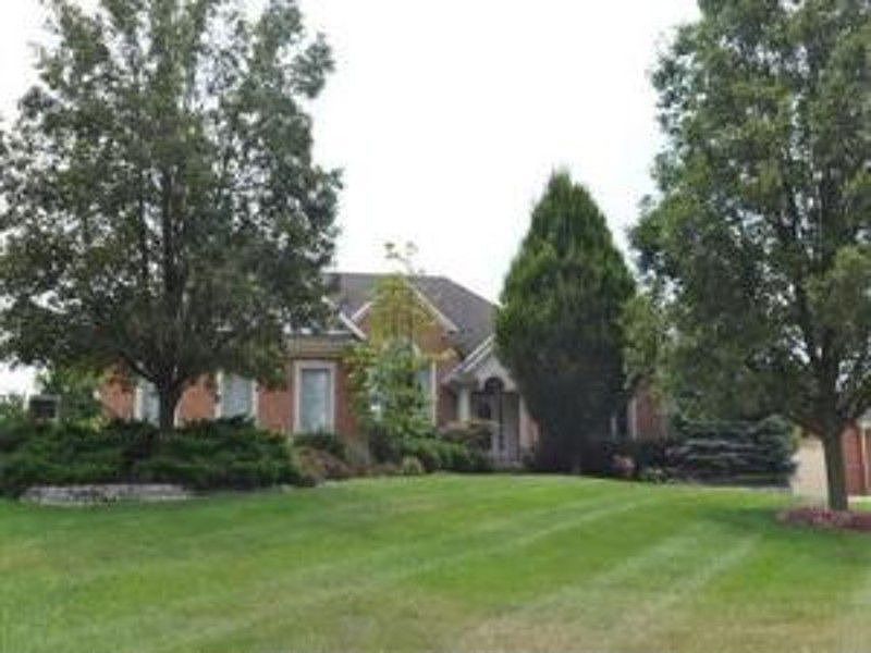 1st image of 4741 Carriage Dr