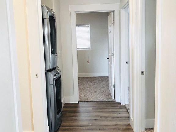 2nd image of 1414-1436 E 17th St #2