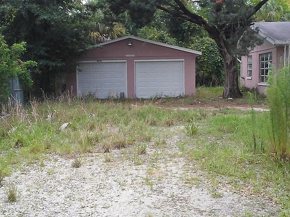4th image of 9319 Wood Dr