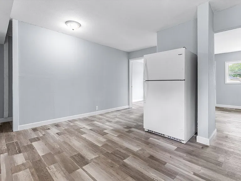 332 Banff Cir — Photo 8