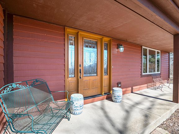 5th image of 43W640 Hawkeye Dr
