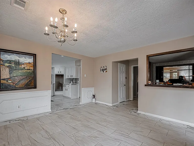 811 Loire Ln — Photo 7