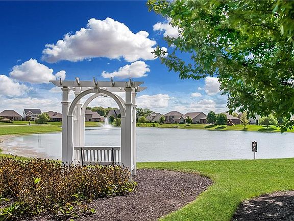 4th image of 1372 Horse Shoe Bnd