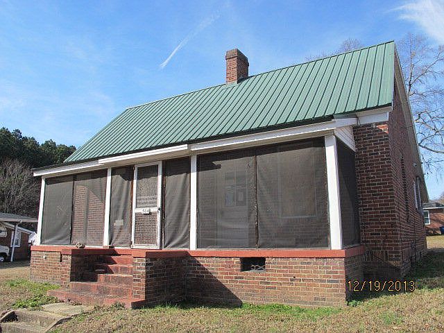 1st image of 504 104th Avenue