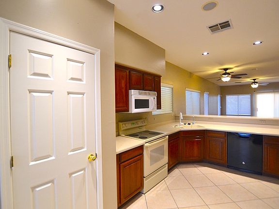 4th image of 1042 S 99th Pl