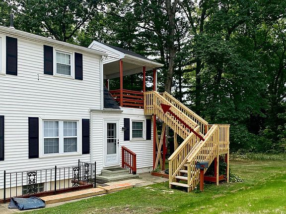 3rd image of 398 Laurel Ave