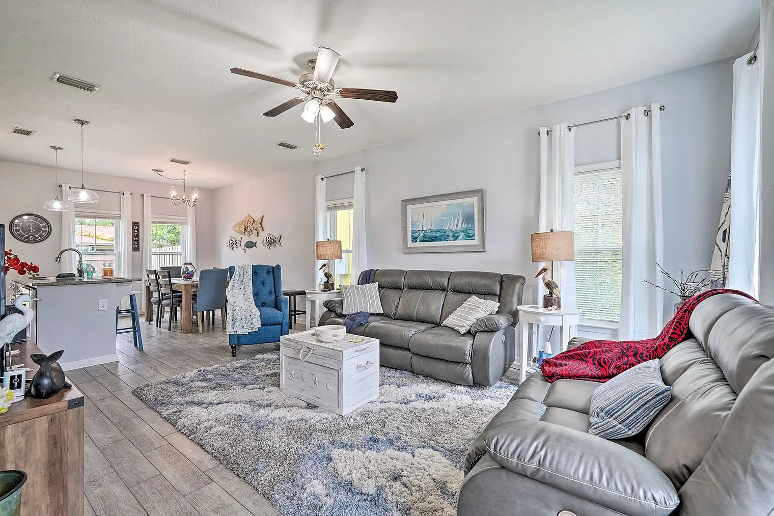 4 bed, 2.0 bath, 1840 sqft, $2,806 — Photo 2
