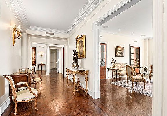 3rd image of 1000 Park Ave