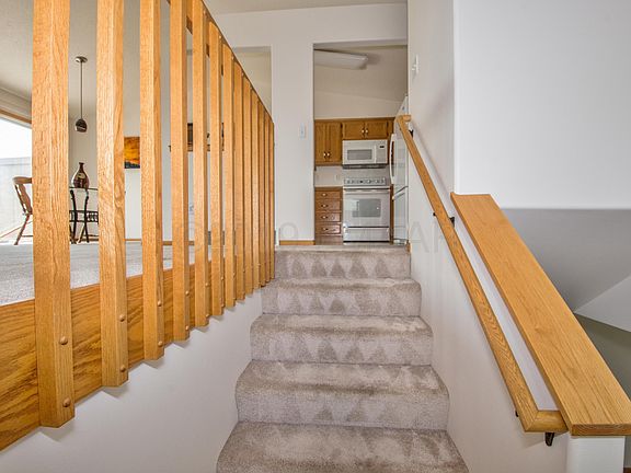 5th image of 1423 Suntree Dr