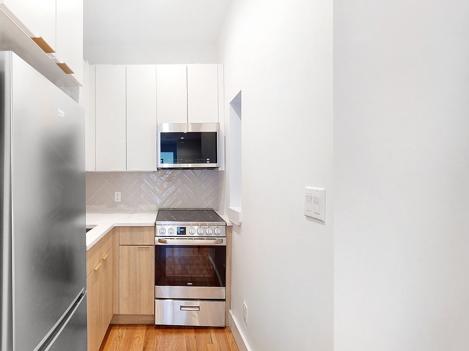 1st image of 322 E 93rd St APT 3