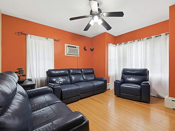 2nd image of 31 Russell St