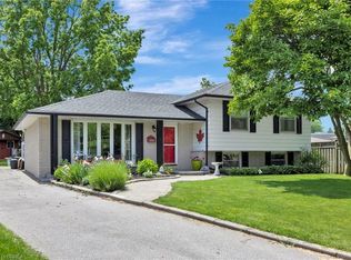 4 Treelawn Ter, Brantford, ON N3R3P6