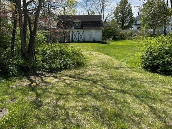 2011 E Pleasant St, Springfield, OH 45505