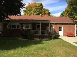 1736 Eastbrook Rd, New Castle, PA 16101