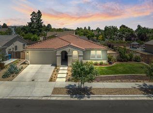 2721 Grayson St, Hollister, CA 95023