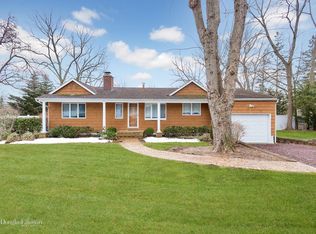 18 Aster St, Greenlawn, NY 11740