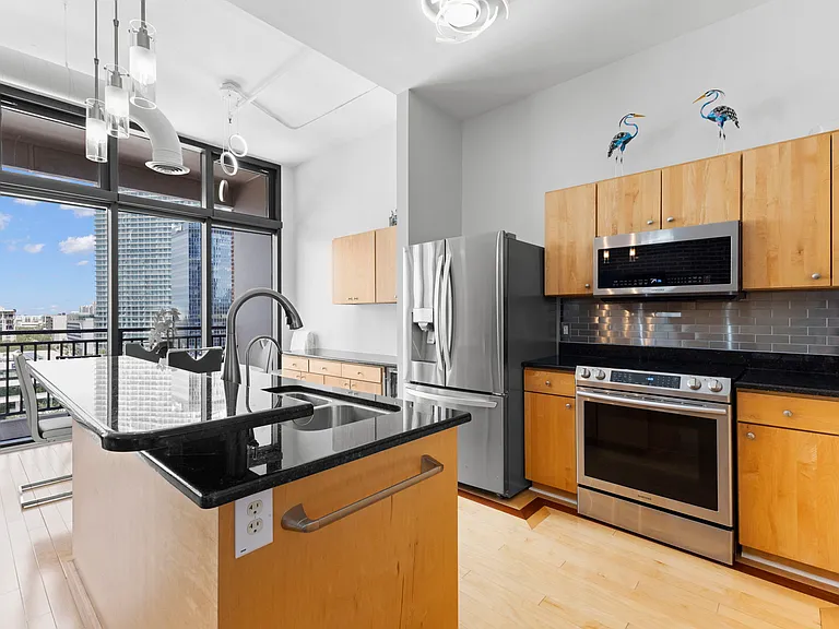 175 2nd St S #916 — Photo 15
