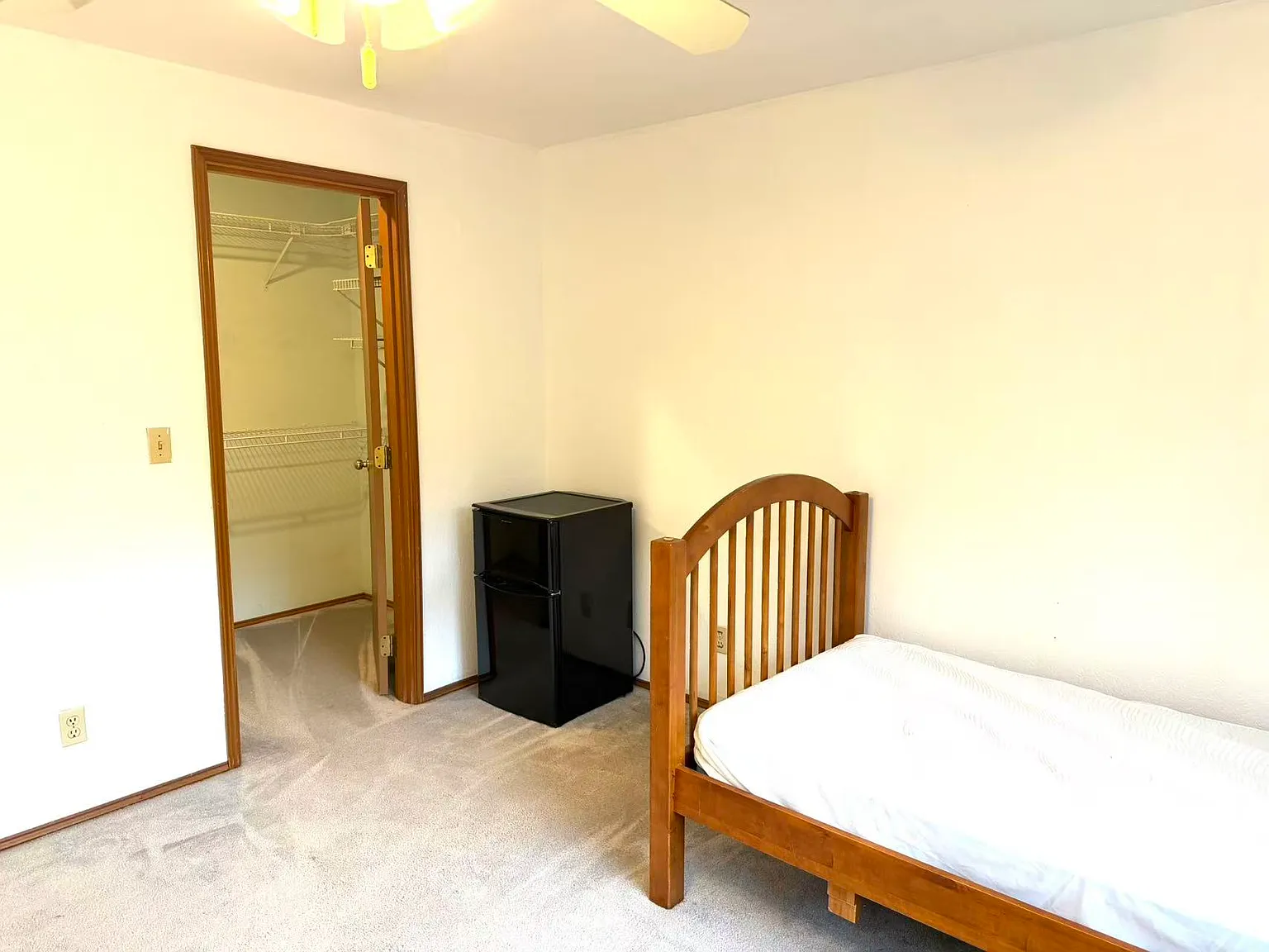 1 bed, 3000 sqft, $830 — Photo 4