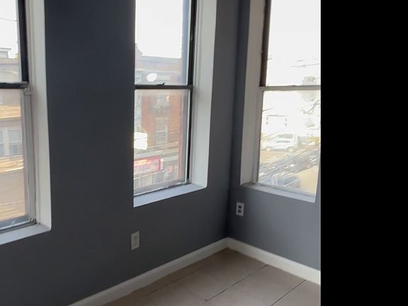 5th image of 40 Park Ave #42