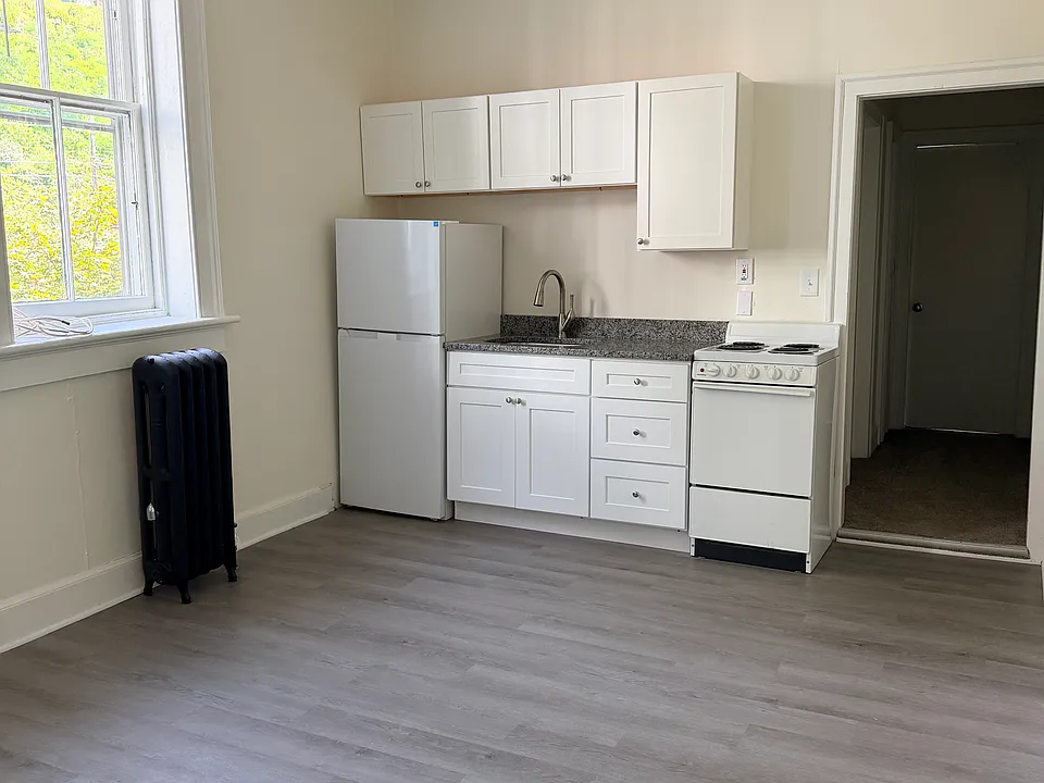 83 Main St #2C