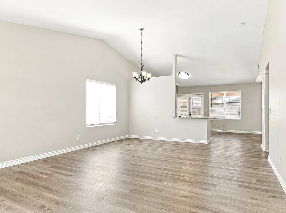 3 bed, 2.0 bath, 1440 sqft, $2,245 — Photo 4